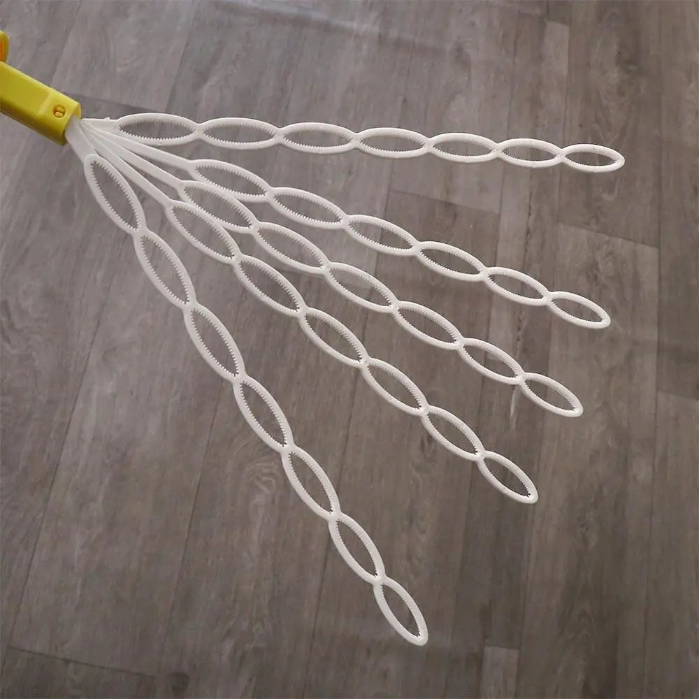 32 Hole Smiling Face Bubble Wand (Random Color)