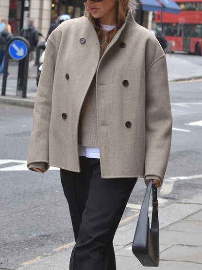 Trendy, loose-fitting jacket with button closure for women