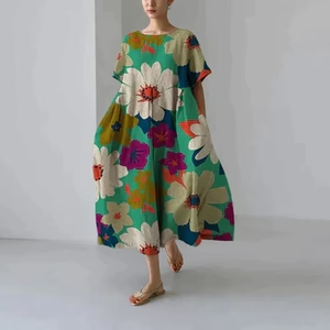 Casual and elegant dress with flora print