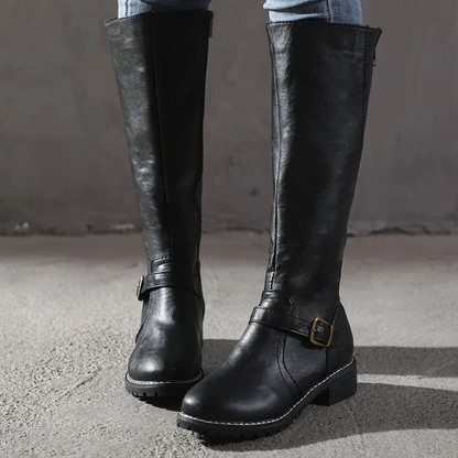 Elegant leather boots – trendy women's boots for every occasion