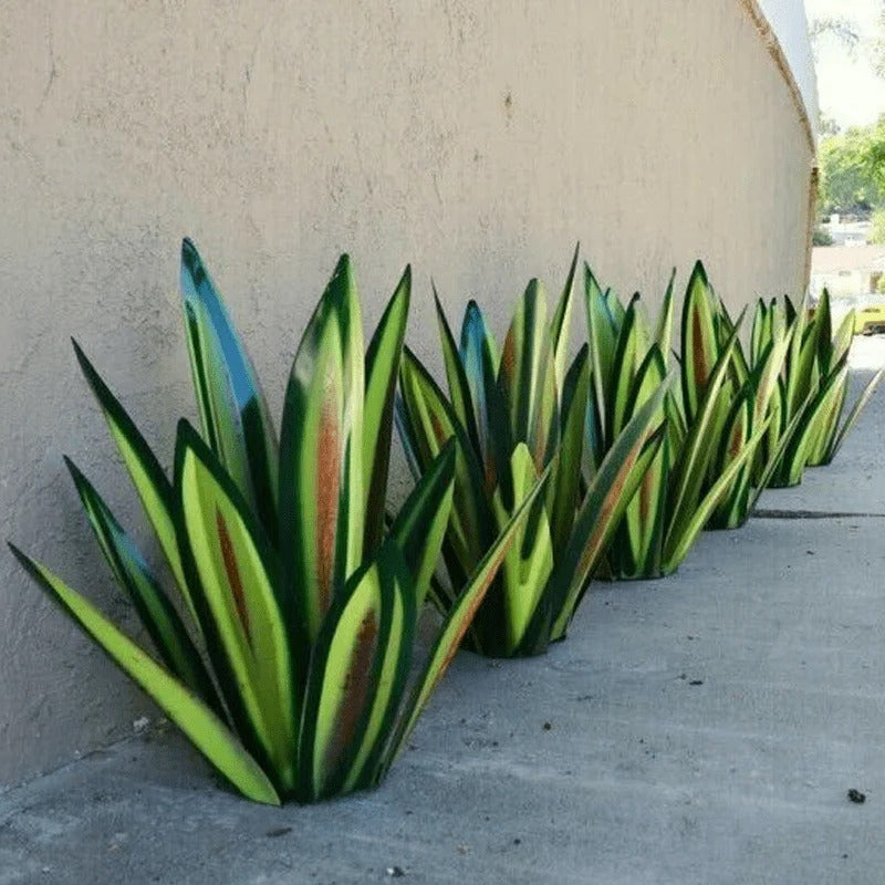 Agave Garden Lamp