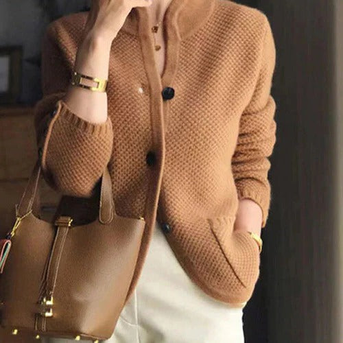 Cardigan for cozy evenings: your favorite piece in your wardrobe