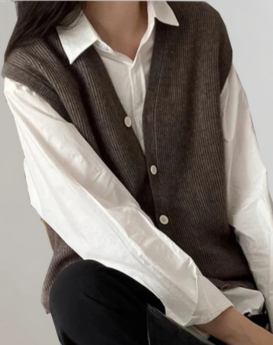 Casual knitted waistcoat with button placket