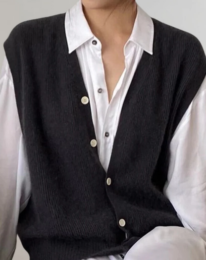 Casual knitted waistcoat with button placket