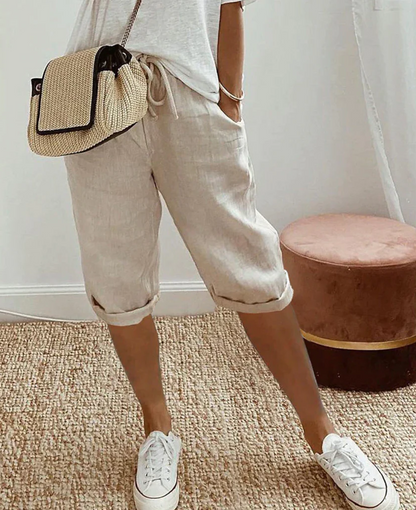 Trendy fashionable linen-look knee breeches for women