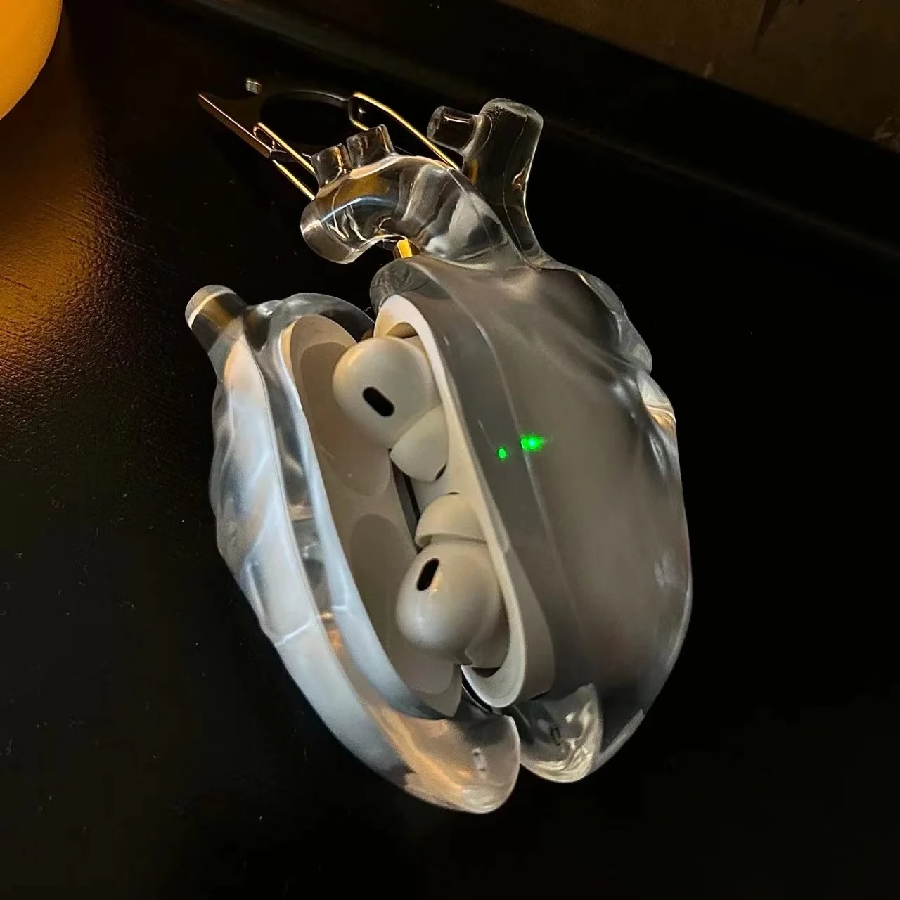 Halloween Heart of Music – Stylish Protection for Your AirPods